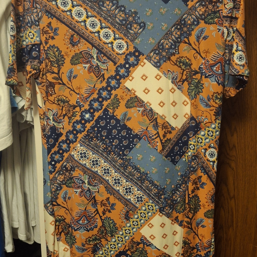 Bobbie Brooks Multicolor Patterned Garment